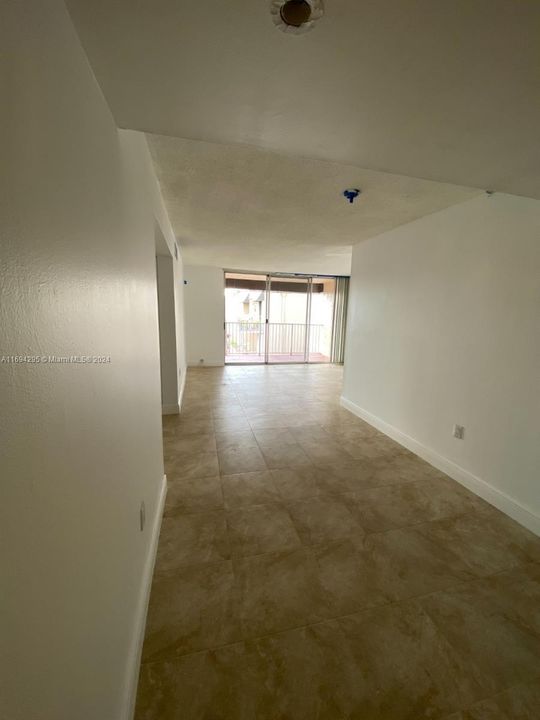 For Rent: $2,800 (3 beds, 2 baths, 1190 Square Feet)