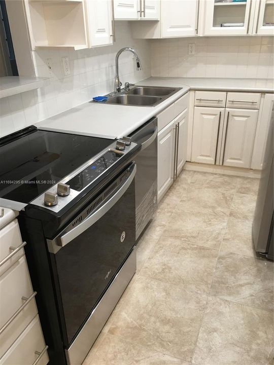 For Rent: $2,800 (3 beds, 2 baths, 1190 Square Feet)