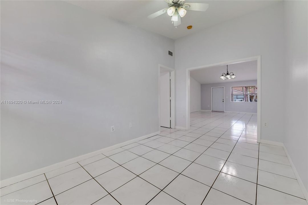 For Rent: $2,650 (2 beds, 2 baths, 1130 Square Feet)