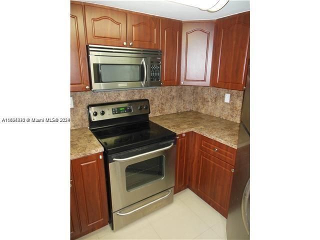 For Rent: $1,875 (2 beds, 1 baths, 828 Square Feet)