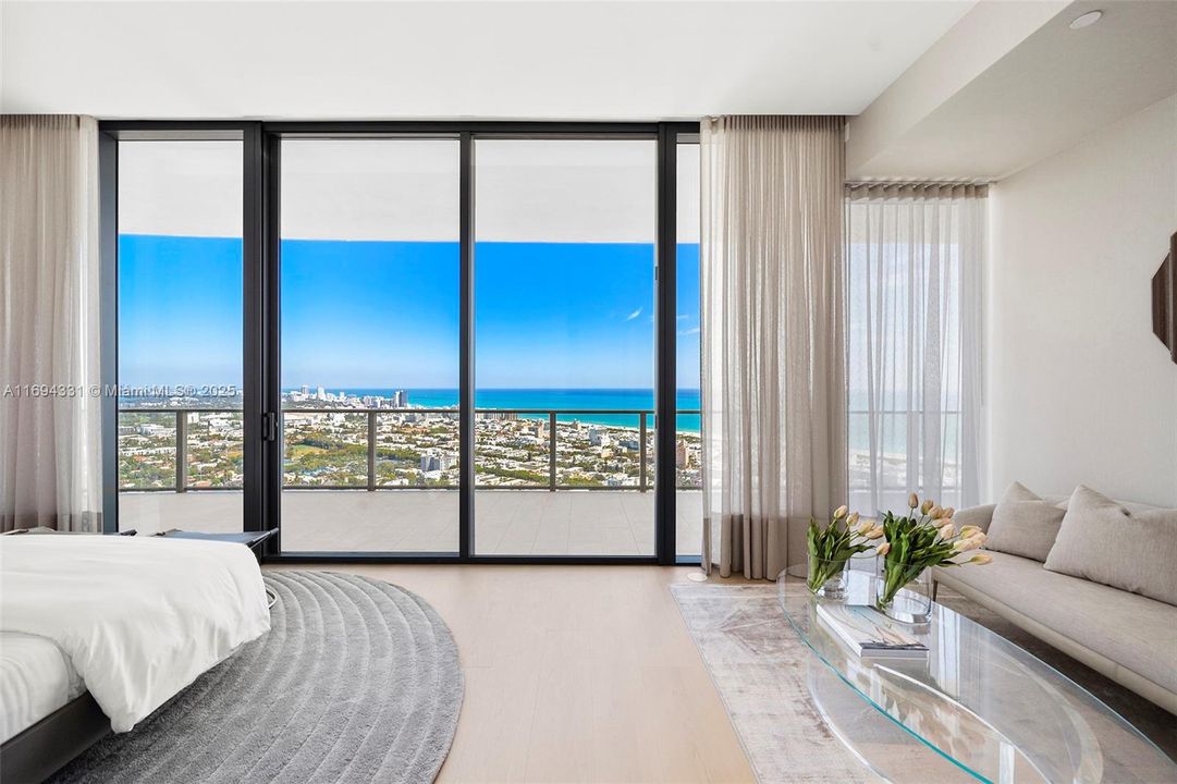 Recently Sold: $20,000,000 (4 beds, 6 baths, 5888 Square Feet)