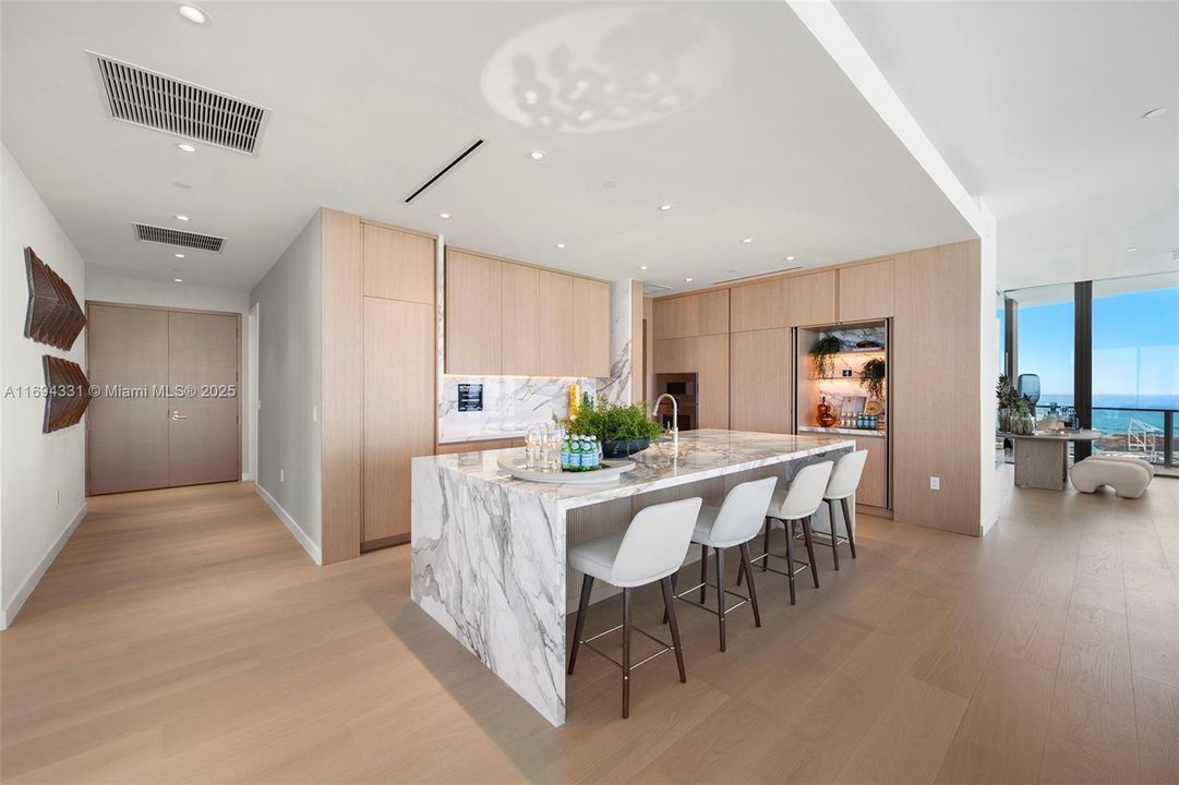 Recently Sold: $20,000,000 (4 beds, 6 baths, 5888 Square Feet)