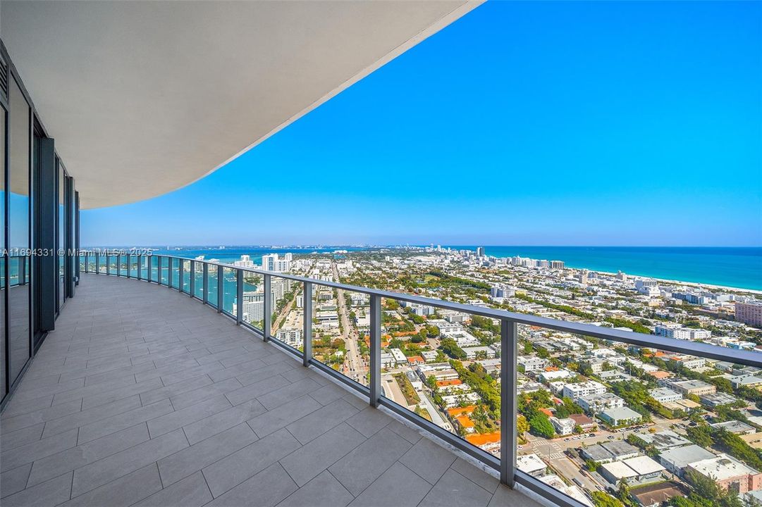 Recently Sold: $20,000,000 (4 beds, 6 baths, 5888 Square Feet)