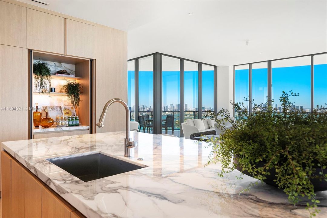 Recently Sold: $20,000,000 (4 beds, 6 baths, 5888 Square Feet)