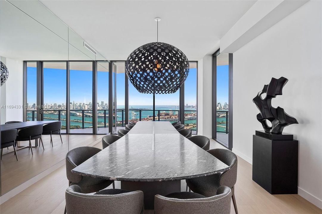 Recently Sold: $20,000,000 (4 beds, 6 baths, 5888 Square Feet)