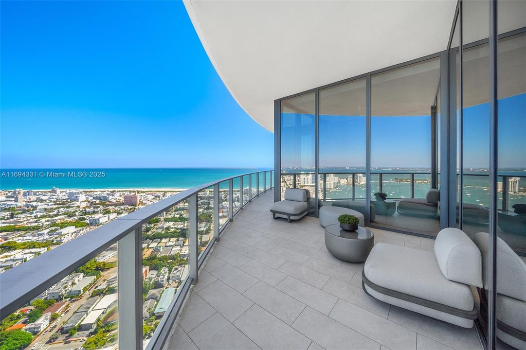 Recently Sold: $20,000,000 (4 beds, 6 baths, 5888 Square Feet)