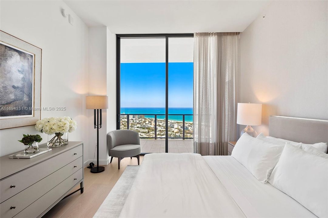 Recently Sold: $20,000,000 (4 beds, 6 baths, 5888 Square Feet)