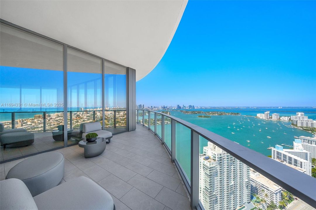 Recently Sold: $20,000,000 (4 beds, 6 baths, 5888 Square Feet)