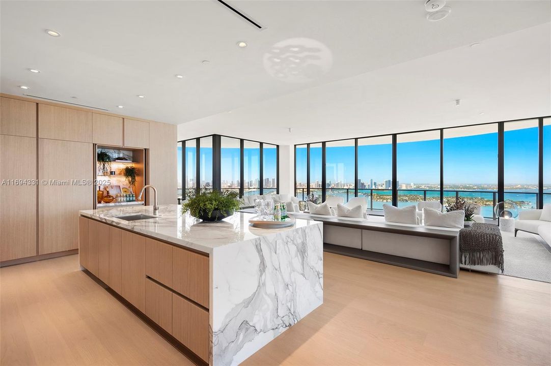 Recently Sold: $20,000,000 (4 beds, 6 baths, 5888 Square Feet)