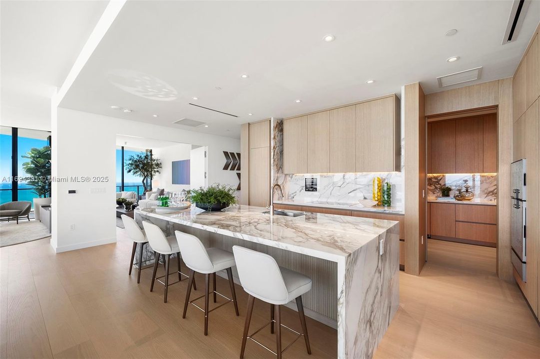 Recently Sold: $20,000,000 (4 beds, 6 baths, 5888 Square Feet)