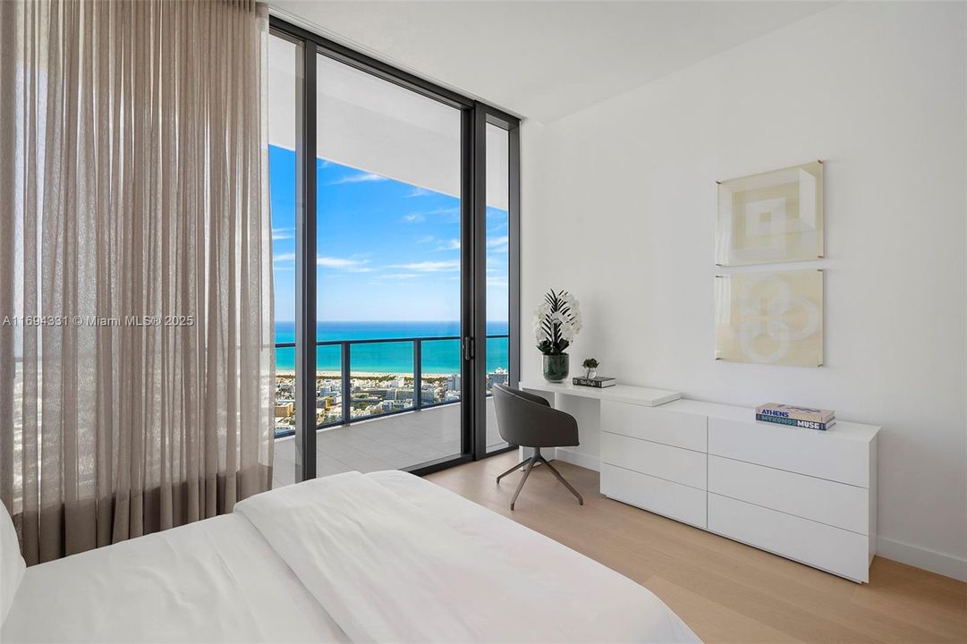 Recently Sold: $20,000,000 (4 beds, 6 baths, 5888 Square Feet)