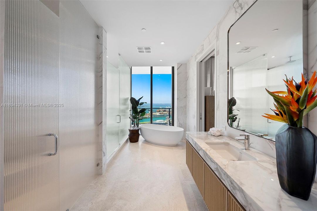 Recently Sold: $20,000,000 (4 beds, 6 baths, 5888 Square Feet)