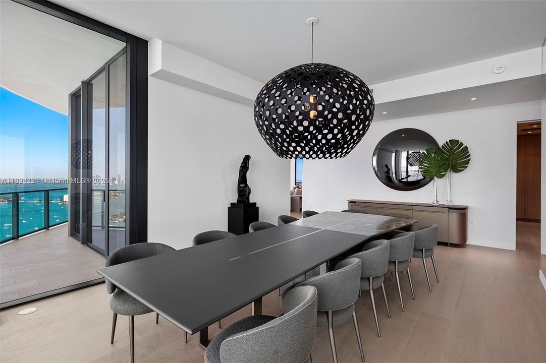 Recently Sold: $20,000,000 (4 beds, 6 baths, 5888 Square Feet)