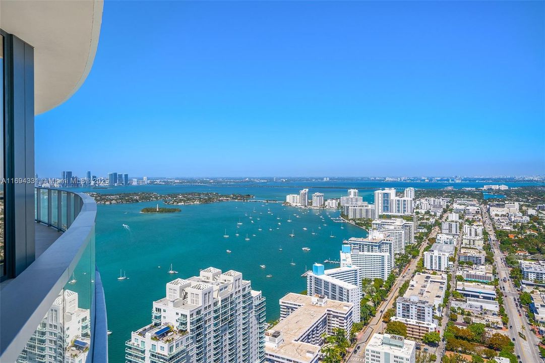 Recently Sold: $20,000,000 (4 beds, 6 baths, 5888 Square Feet)