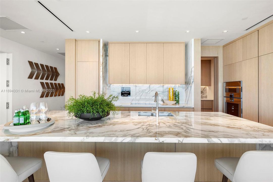 Recently Sold: $20,000,000 (4 beds, 6 baths, 5888 Square Feet)