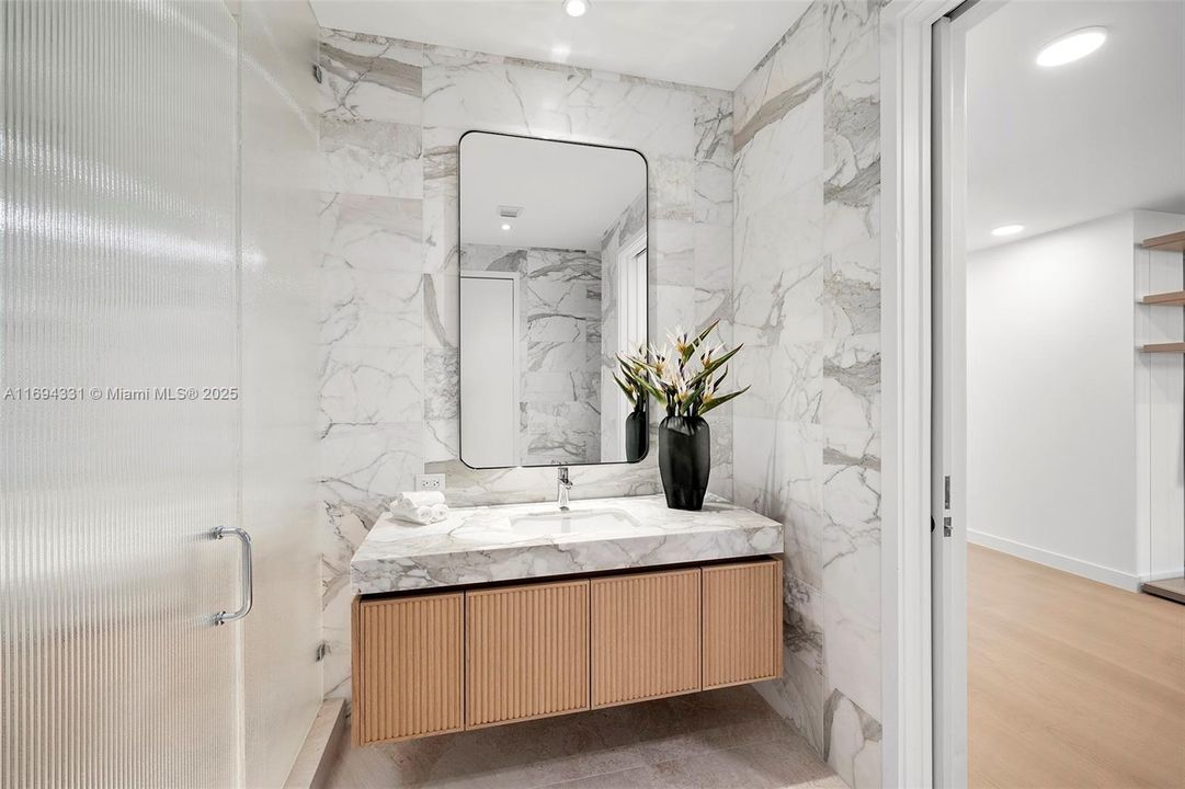 Recently Sold: $20,000,000 (4 beds, 6 baths, 5888 Square Feet)