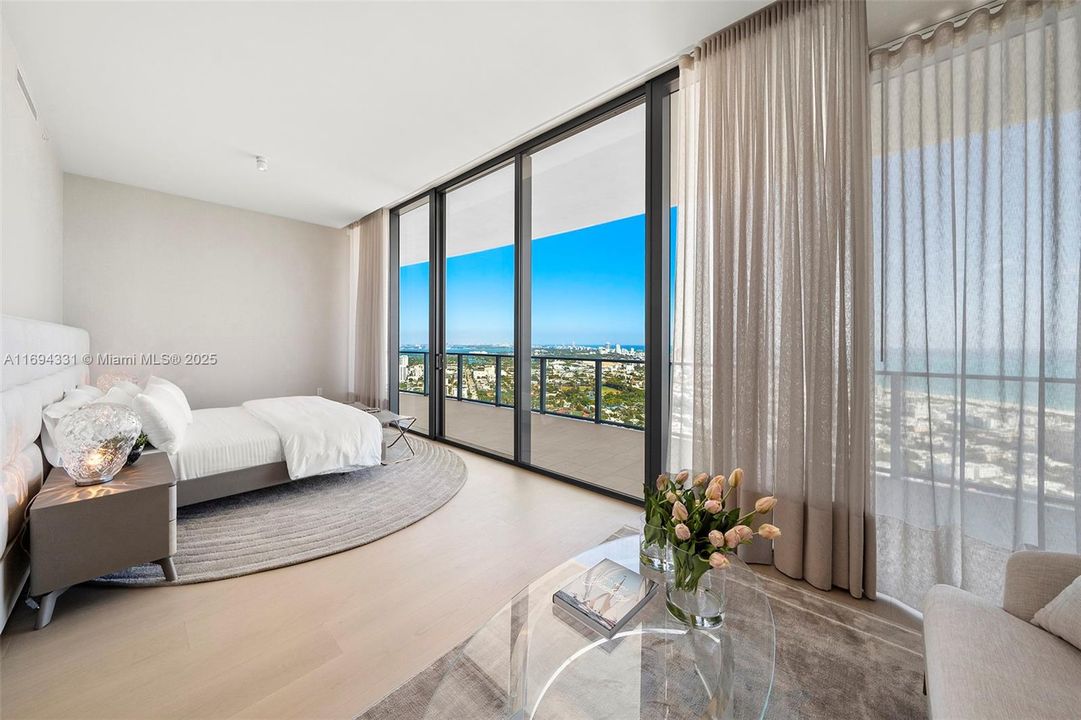 Recently Sold: $20,000,000 (4 beds, 6 baths, 5888 Square Feet)