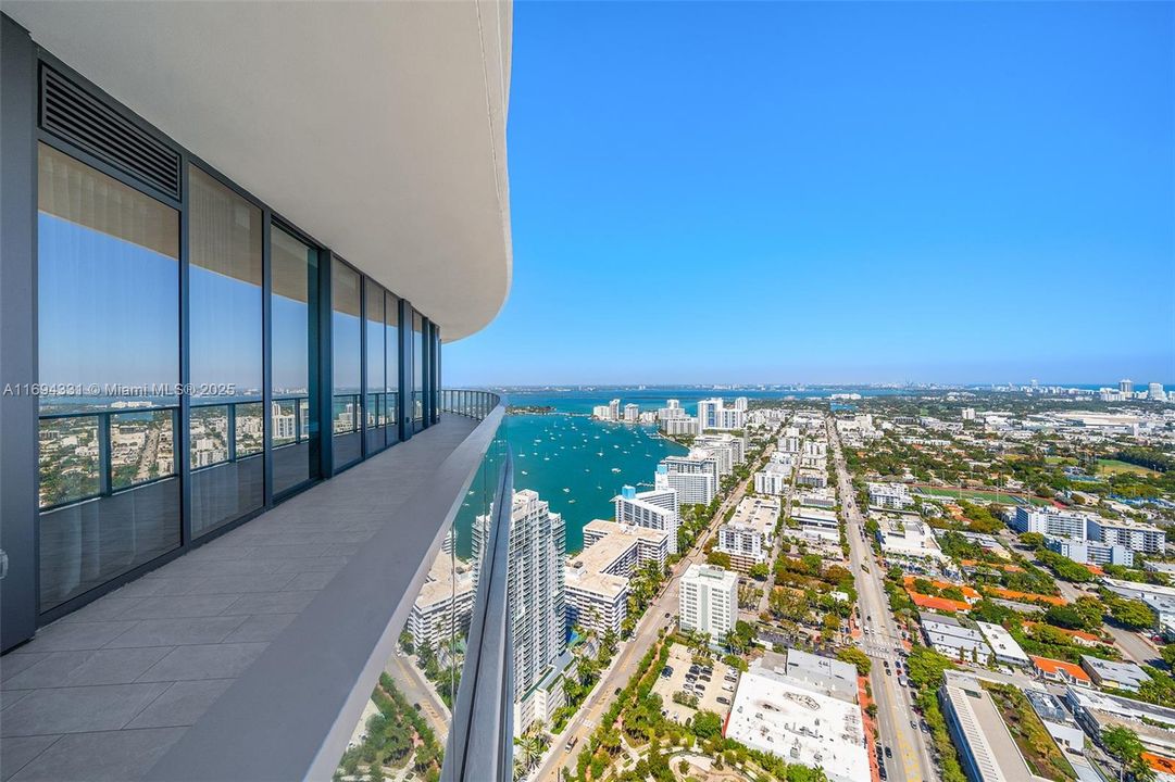 Recently Sold: $20,000,000 (4 beds, 6 baths, 5888 Square Feet)