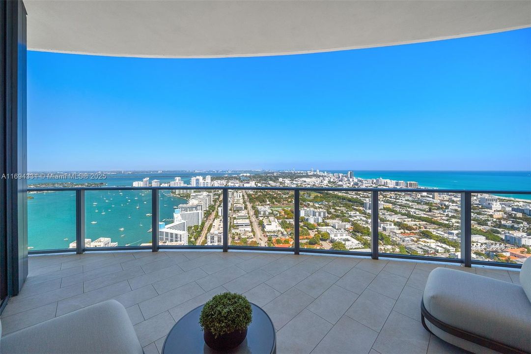 Recently Sold: $20,000,000 (4 beds, 6 baths, 5888 Square Feet)