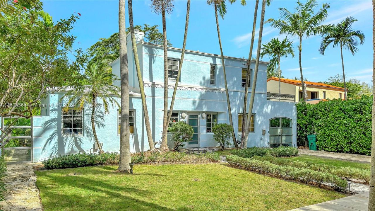 En Venta: $2,475,000 (3 camas, 3 baños, 2212 Pies cuadrados)