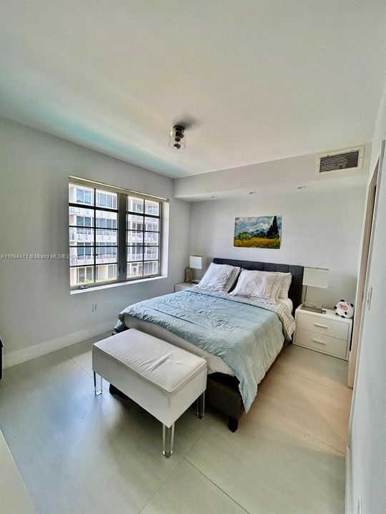 For Rent: $2,850 (1 beds, 1 baths, 596 Square Feet)