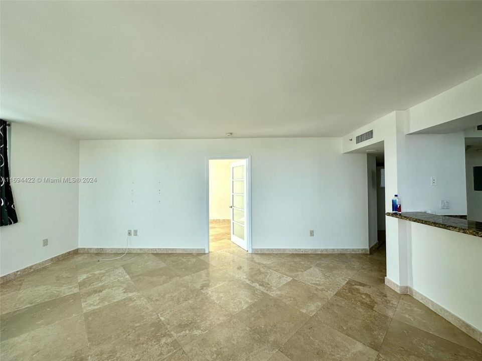 For Rent: $5,500 (2 beds, 2 baths, 1147 Square Feet)