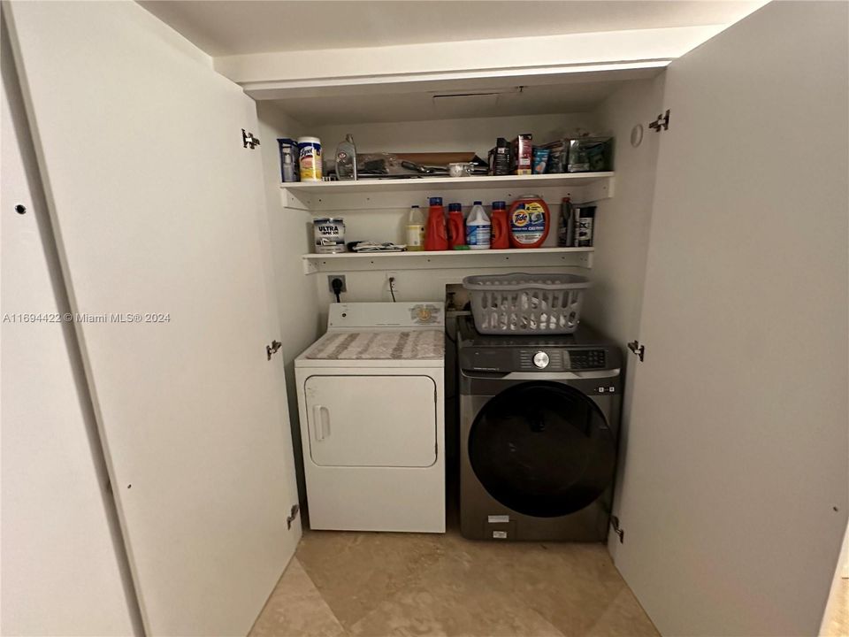 For Rent: $5,500 (2 beds, 2 baths, 1147 Square Feet)