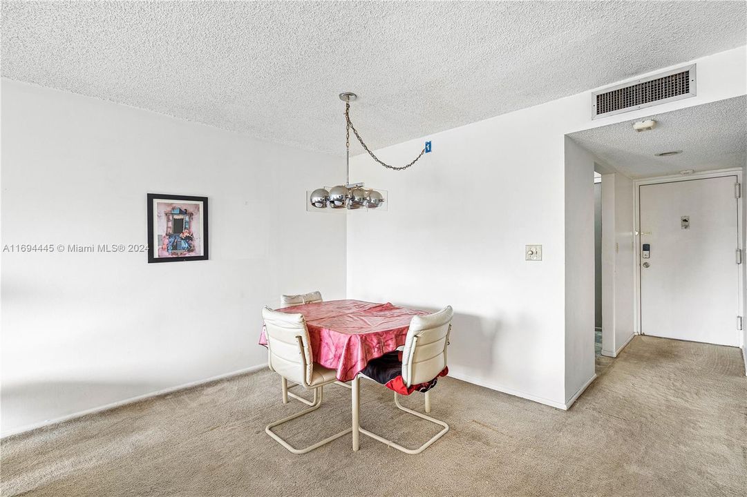 For Sale: $107,000 (1 beds, 1 baths, 808 Square Feet)