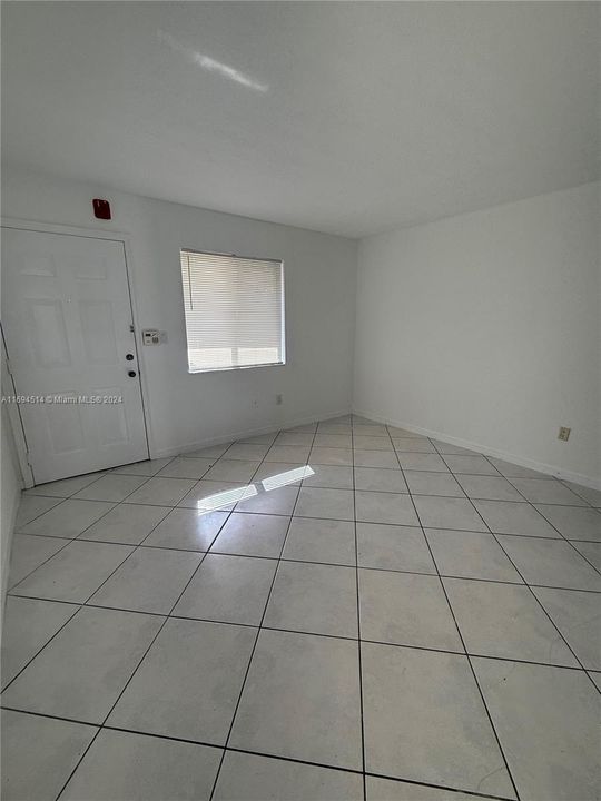 For Rent: $2,550 (2 beds, 2 baths, 1140 Square Feet)