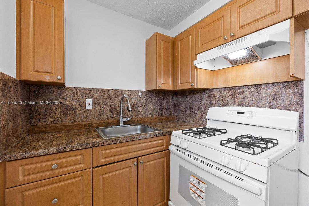 For Rent: $1,650 (1 beds, 1 baths, 16388 Square Feet)