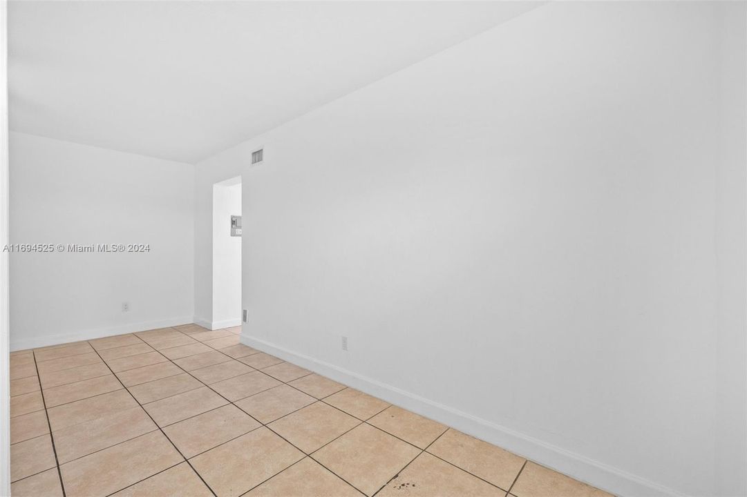 For Rent: $1,650 (1 beds, 1 baths, 16388 Square Feet)