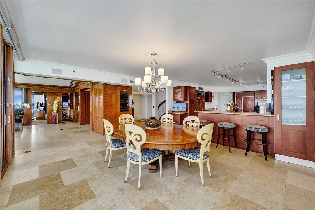 For Sale: $4,350,000 (5 beds, 5 baths, 5330 Square Feet)