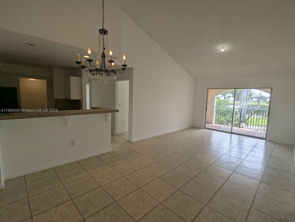 For Rent: $2,450 (3 beds, 2 baths, 1204 Square Feet)