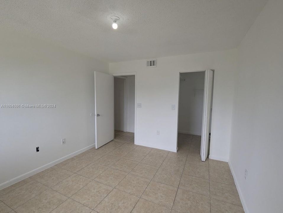 For Rent: $2,450 (3 beds, 2 baths, 1204 Square Feet)