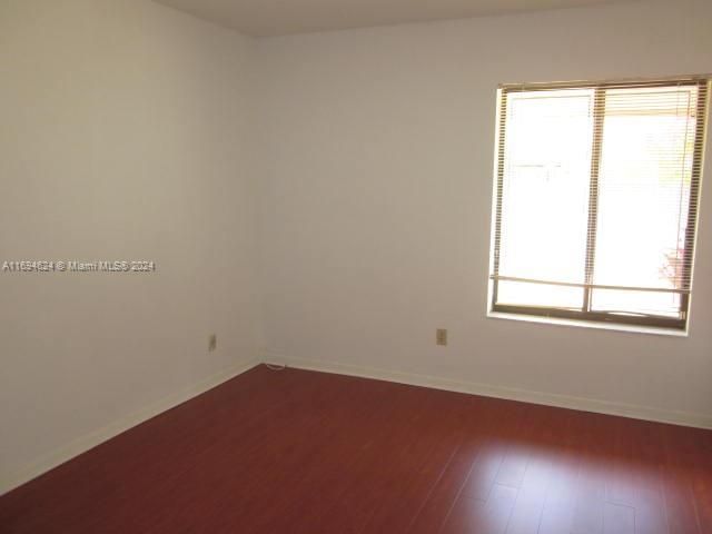 Recently Rented: $3,300 (3 beds, 2 baths, 1929 Square Feet)