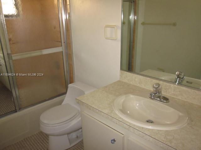 Recently Rented: $3,300 (3 beds, 2 baths, 1929 Square Feet)