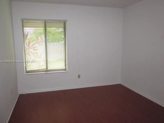 Recently Rented: $3,300 (3 beds, 2 baths, 1929 Square Feet)