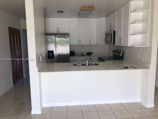 Recently Rented: $3,300 (3 beds, 2 baths, 1929 Square Feet)