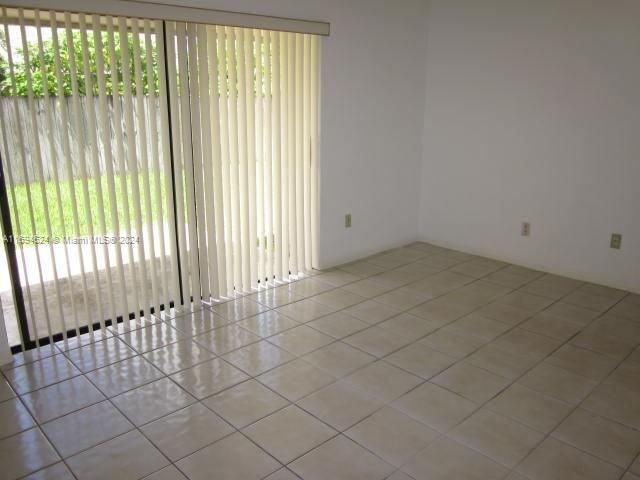 Recently Rented: $3,300 (3 beds, 2 baths, 1929 Square Feet)