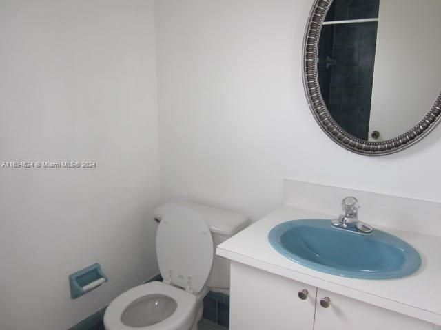 Recently Rented: $3,300 (3 beds, 2 baths, 1929 Square Feet)