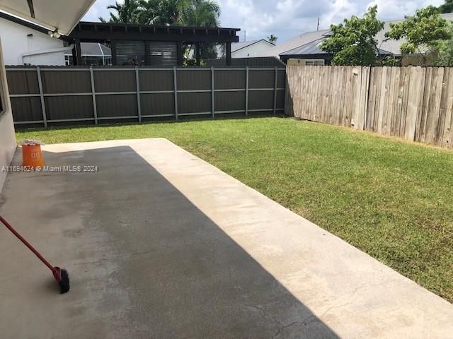 Recently Rented: $3,300 (3 beds, 2 baths, 1929 Square Feet)