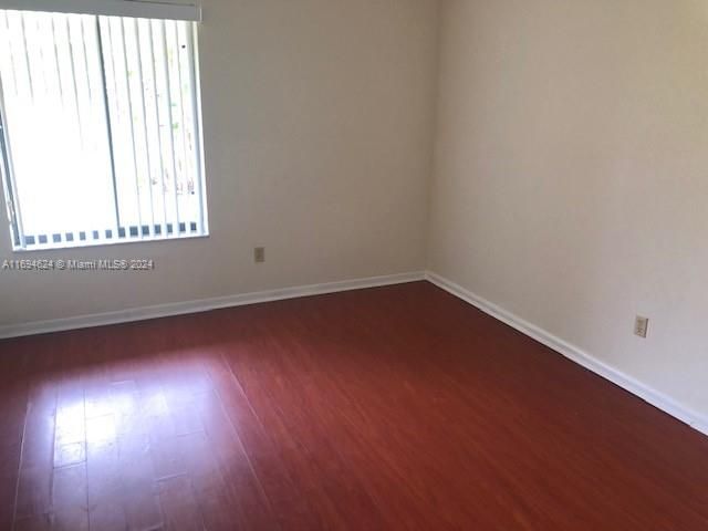 Recently Rented: $3,300 (3 beds, 2 baths, 1929 Square Feet)