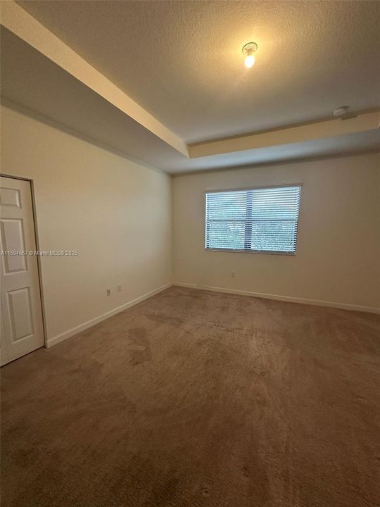 Recently Sold: $545,000 (5 beds, 3 baths, 3196 Square Feet)