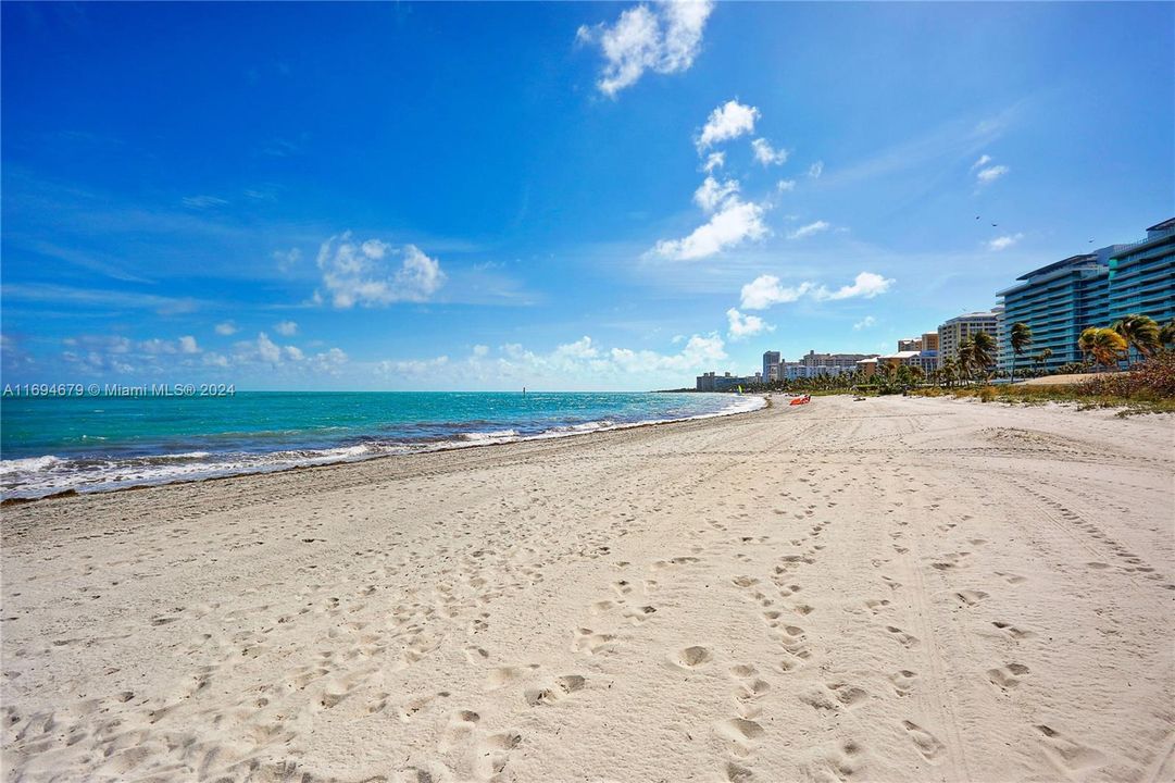 Beach with access to Key Biscayne Lighthouse and Crandon Park. Great walk or run!