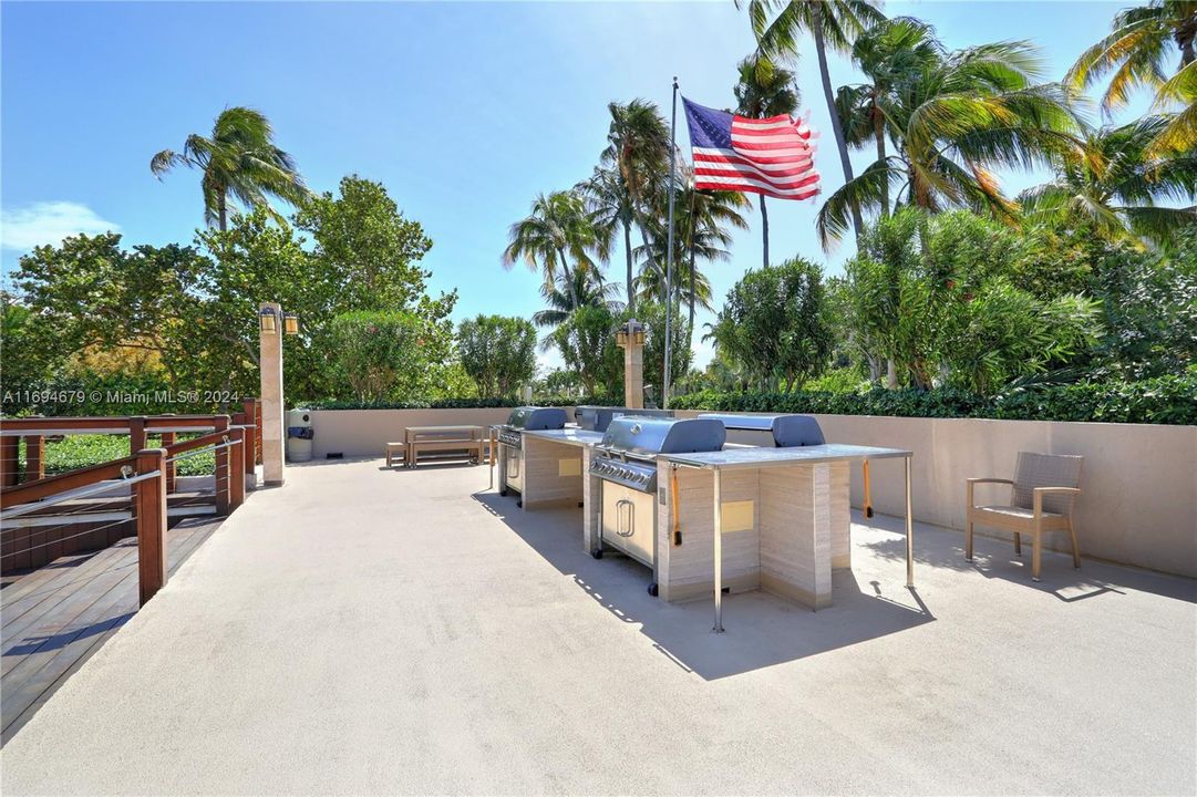 The Oceansound's grill area near family pool and fitness center.