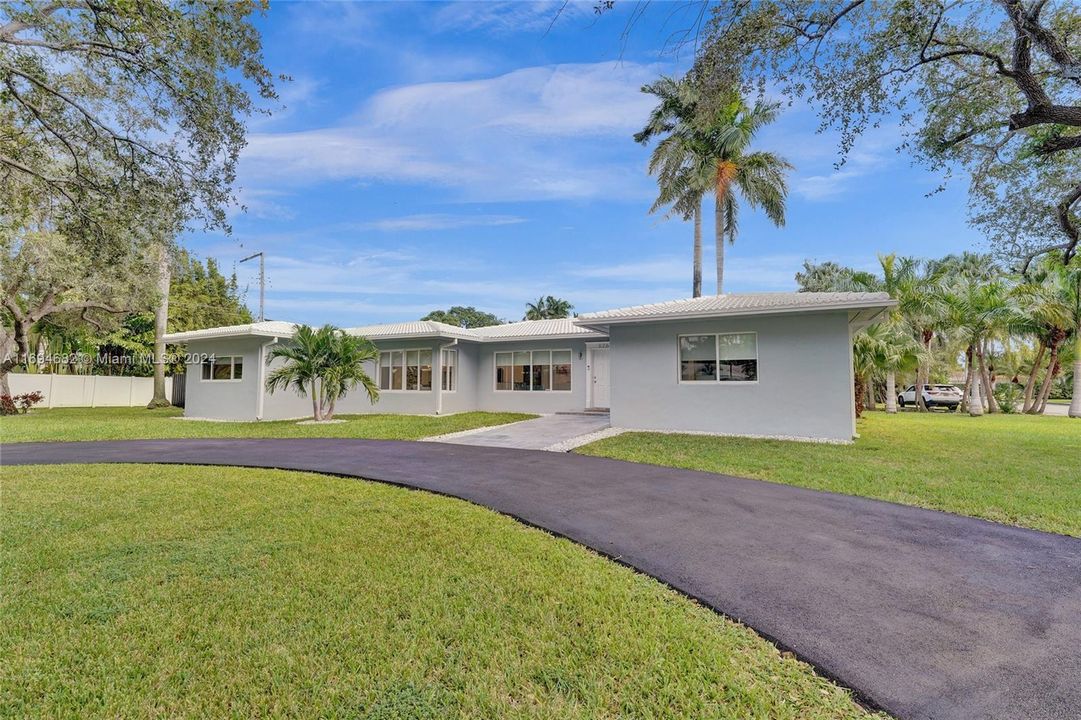 For Sale: $1,875,000 (4 beds, 3 baths, 2421 Square Feet)