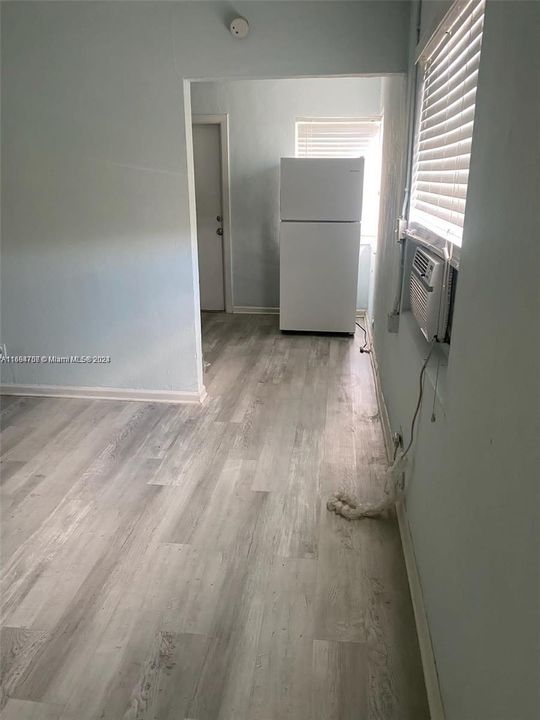 For Rent: $1,900 (2 beds, 1 baths, 700 Square Feet)