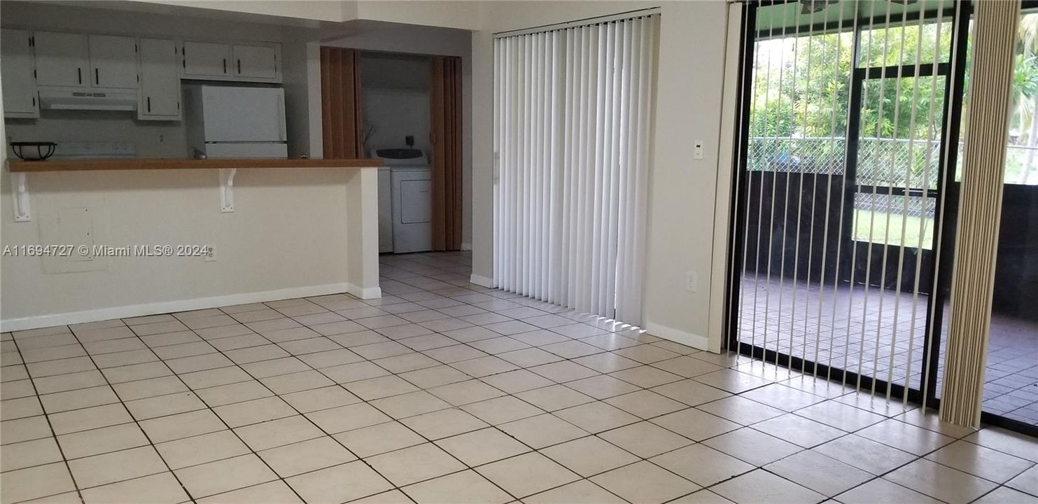 For Rent: $1,950 (2 beds, 1 baths, 1060 Square Feet)