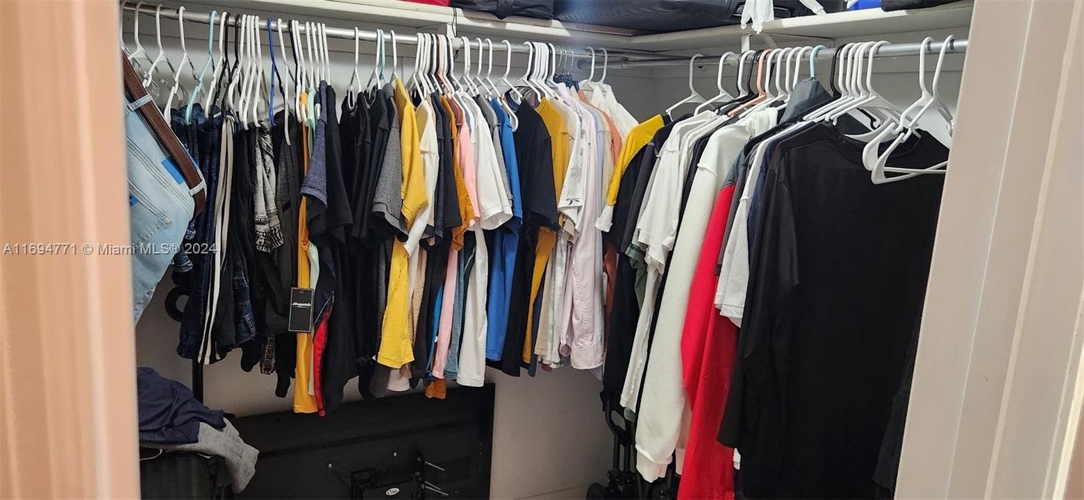 CLOSET