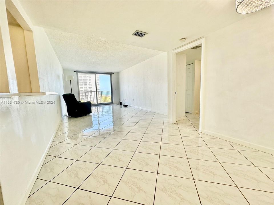 For Rent: $3,300 (2 beds, 2 baths, 1024 Square Feet)